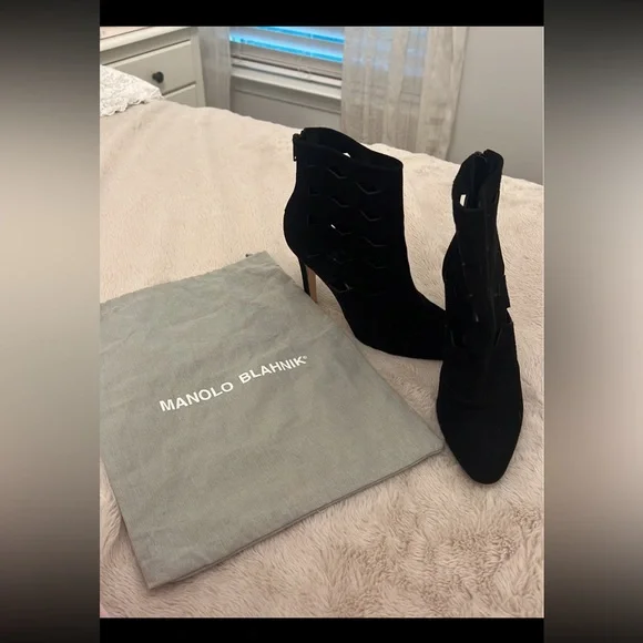 Manolo Blahnik booties 38 - Picture 2 of 5